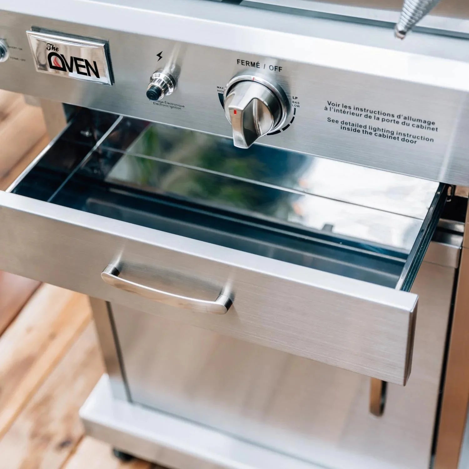 Summerset Freestanding Outdoor Propane Gas Pizza Oven with Cart & Side Shelves