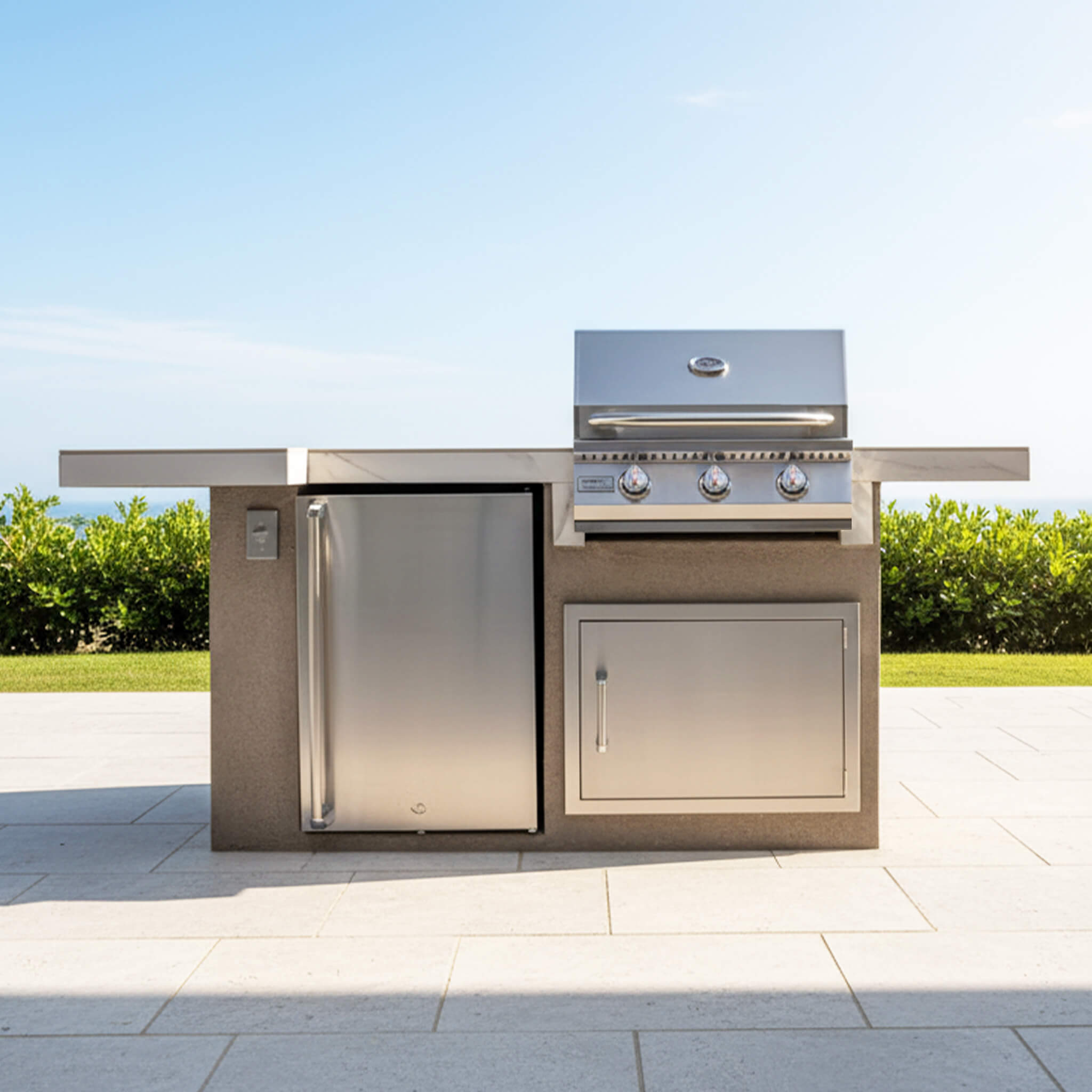 KoKoMo Grills Mini Maui 6FT BBQ Island With LED Lights, Built-In BBQ And Refrigerator [Made-To-Order]